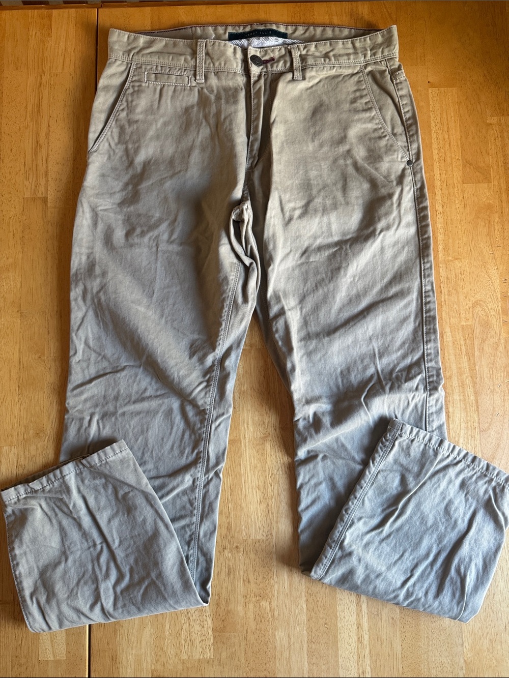 Perry Ellis Classic Straight Tan Chinos - Size 32x32